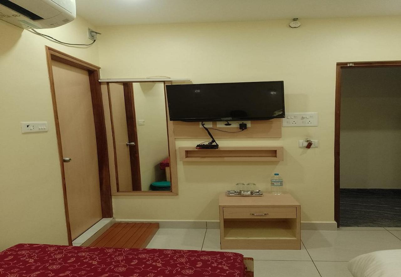 Nadanam Inn Puducherry Exterior foto
